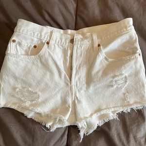 EUC Levi’s 501 White Jean Shorts